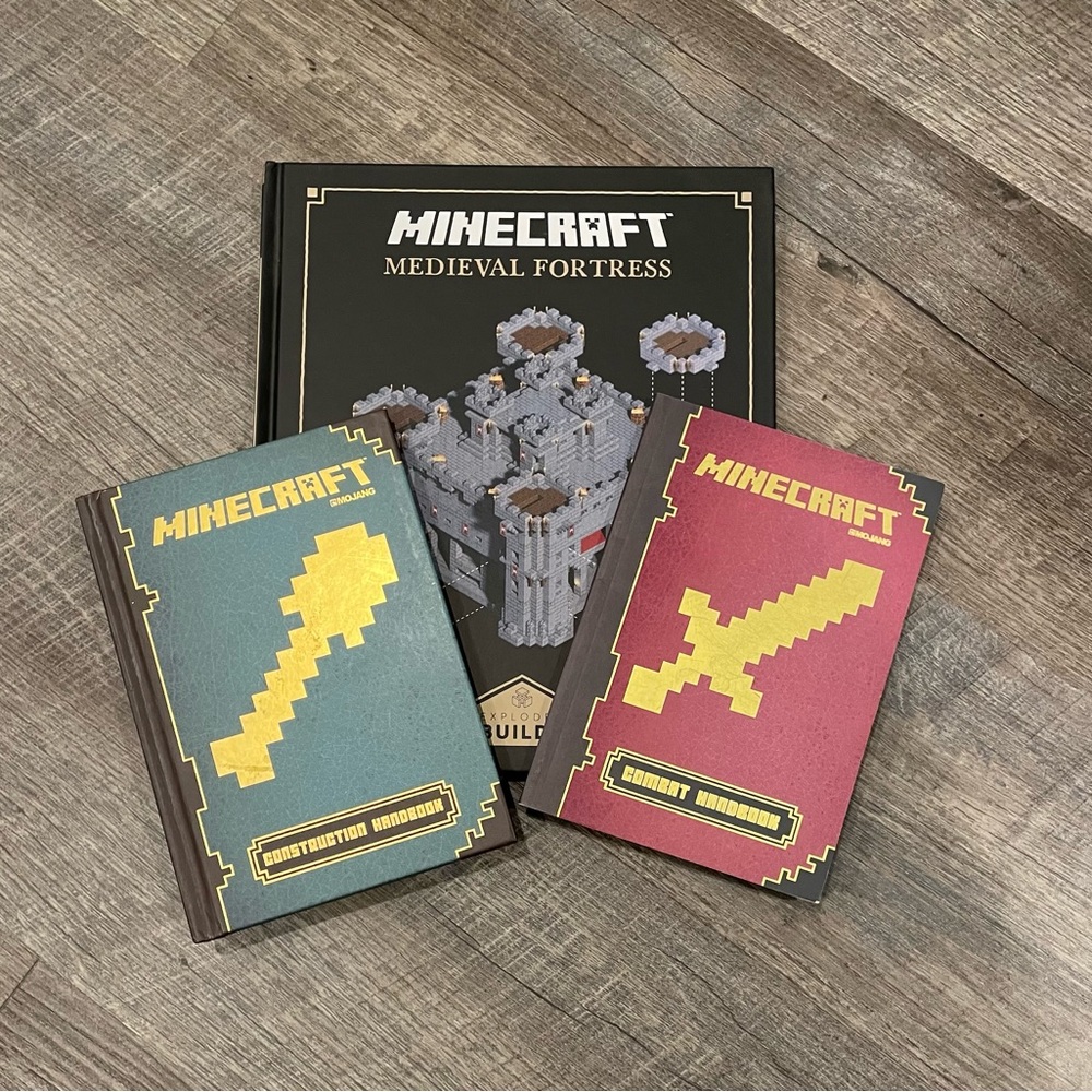 Minecraft Medieval Fortress, Combat and Construction handbooks 3 books